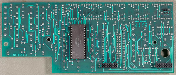 https://www.miedema.dyndns.org/co/2023/racal1992/IMG_1695__Racal_schaks_vervangen_-_achterkant_PCB_origineel-600pix.jpg