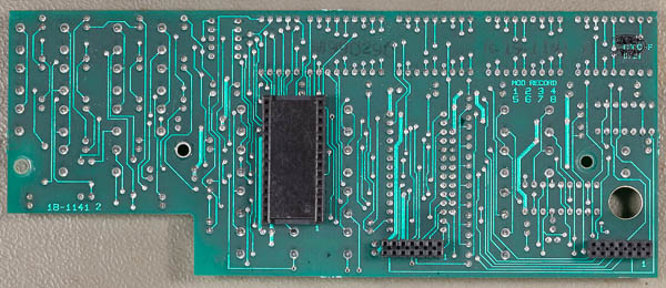 https://www.miedema.dyndns.org/co/2023/racal1992/IMG_1697__Racal_schaks_vervangen_-_achterkant_PCB_dichte_IC_voet-600pix.jpg