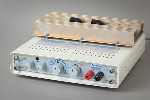 https://www.miedema.dyndns.org/co/2025/IMG_6898__Mietro_Power_supply_Test_Load_front-600pix.jpg