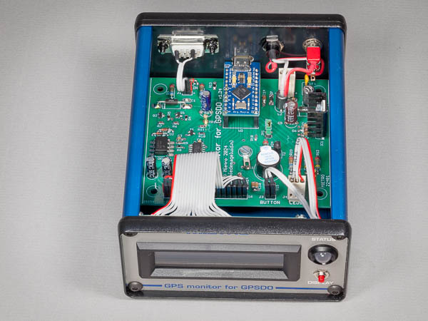 https://www.miedema.dyndns.org/co/2025/gpsmon/IMG_2869__Mietro_GPS_monitor_for_GPSDO_-_top_view_front-600pix.jpg