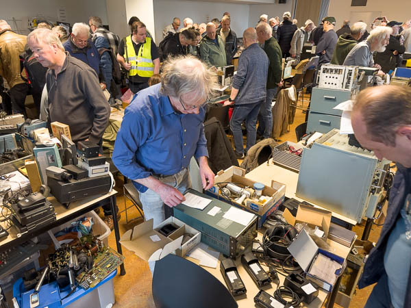 https://www.miedema.dyndns.org/co/2026/IMG_7002__sfeer_radiomarkt_Purmerend-600pix.jpg