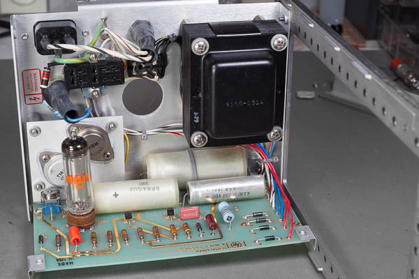 https://www.miedema.dyndns.org/co/2026/hp3200b/IMG_6632__HP_3200B_power_suppy-600pix.jpg