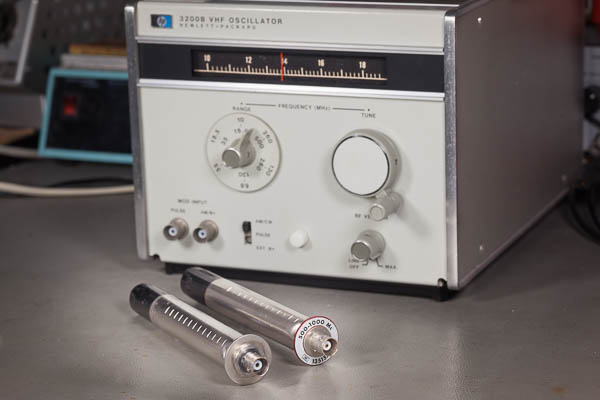 https://www.miedema.dyndns.org/co/2026/hp3200b/IMG_6979__HP_3200B_standard_and_doubler_probe-600pix.jpg