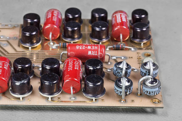 https://www.miedema.dyndns.org/co/2026/hp8640b/IMG_7852__8640B_A12_rectifier_PCB,_replaced_CR1-CR4-600pix.jpg