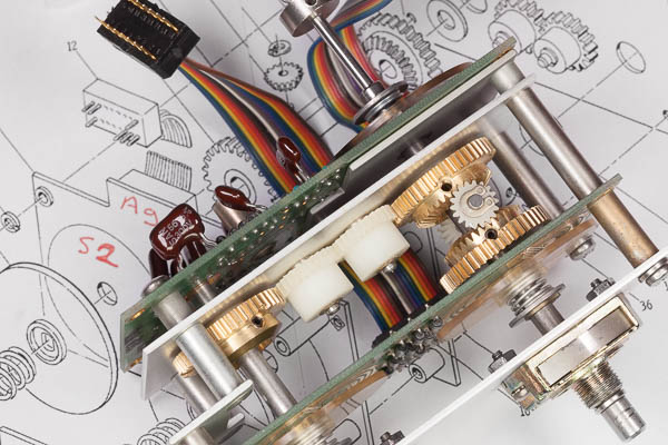https://www.miedema.dyndns.org/co/2026/hp8640b/IMG_7908__8640B_A9_with_new_gears-600pix.jpg