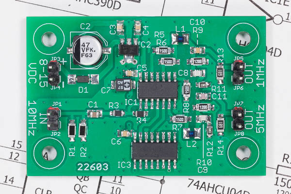 https://www.miedema.dyndns.org/co/2026/ref_divider/IMG_7873__10MHz_ref_divider_-_PCB_top-600pix.jpg
