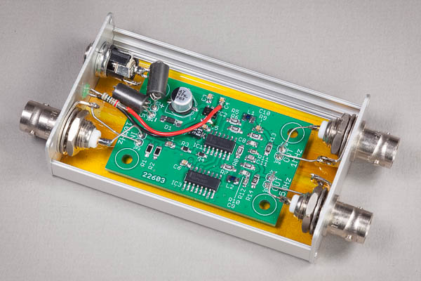 https://www.miedema.dyndns.org/co/2026/ref_divider/IMG_7885__10MHz_ref_divider_-_inside_top_left-600pix.jpg