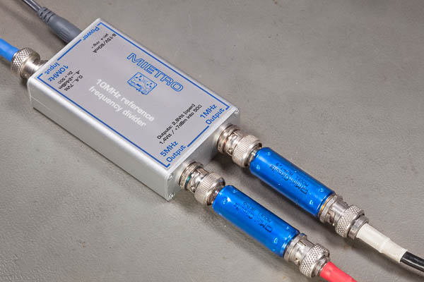 https://www.miedema.dyndns.org/co/2026/ref_divider/IMG_7889__10MHz_ref_divider_with_Mini-Circuits_BLP_filters-600pix.jpg
