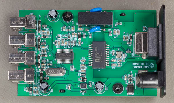 https://www.miedema.dyndns.org/co/2026/usb/IMG_2387__DeLock_USB-iso_hub_-_PCB_top_view-600pix.jpg